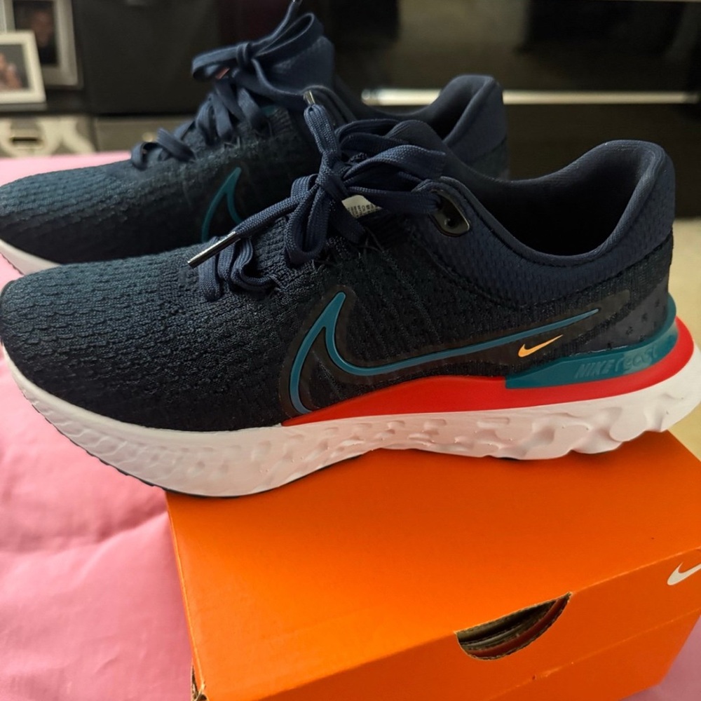 Nike Navy and Teal Running Shoes